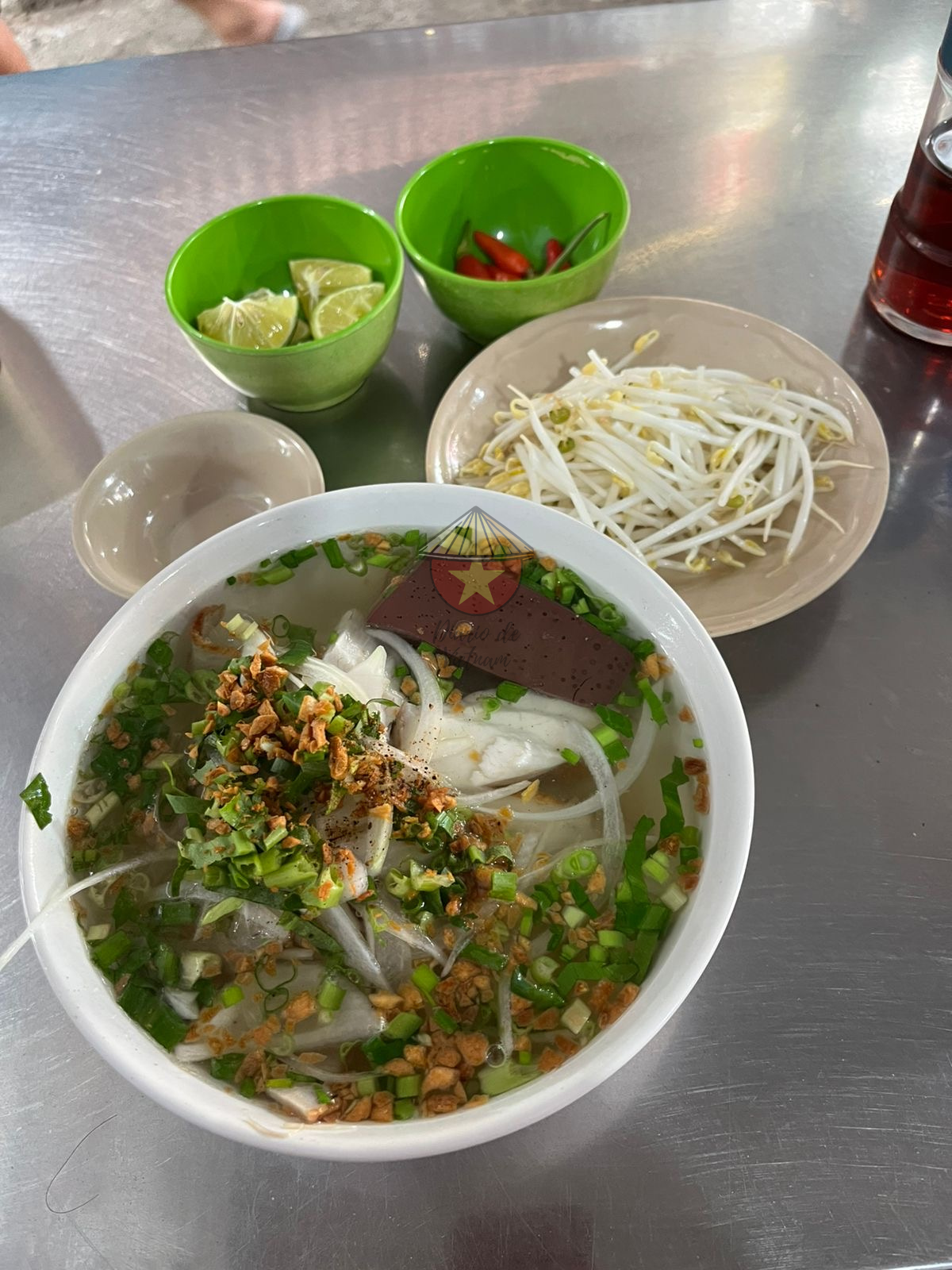 Banh Canh Bot Loc Diferente pescado al Banh Canh Cha Ca