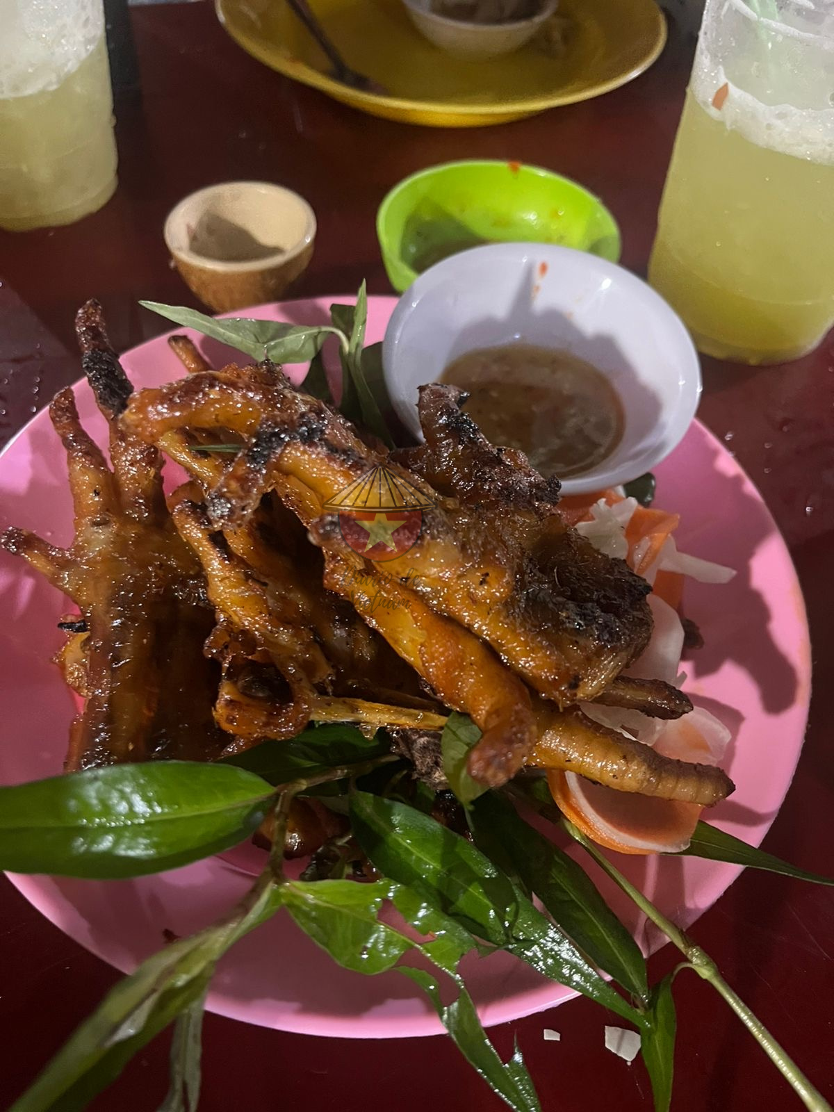 Patas de gallina Cocinadas en un puesto callejero