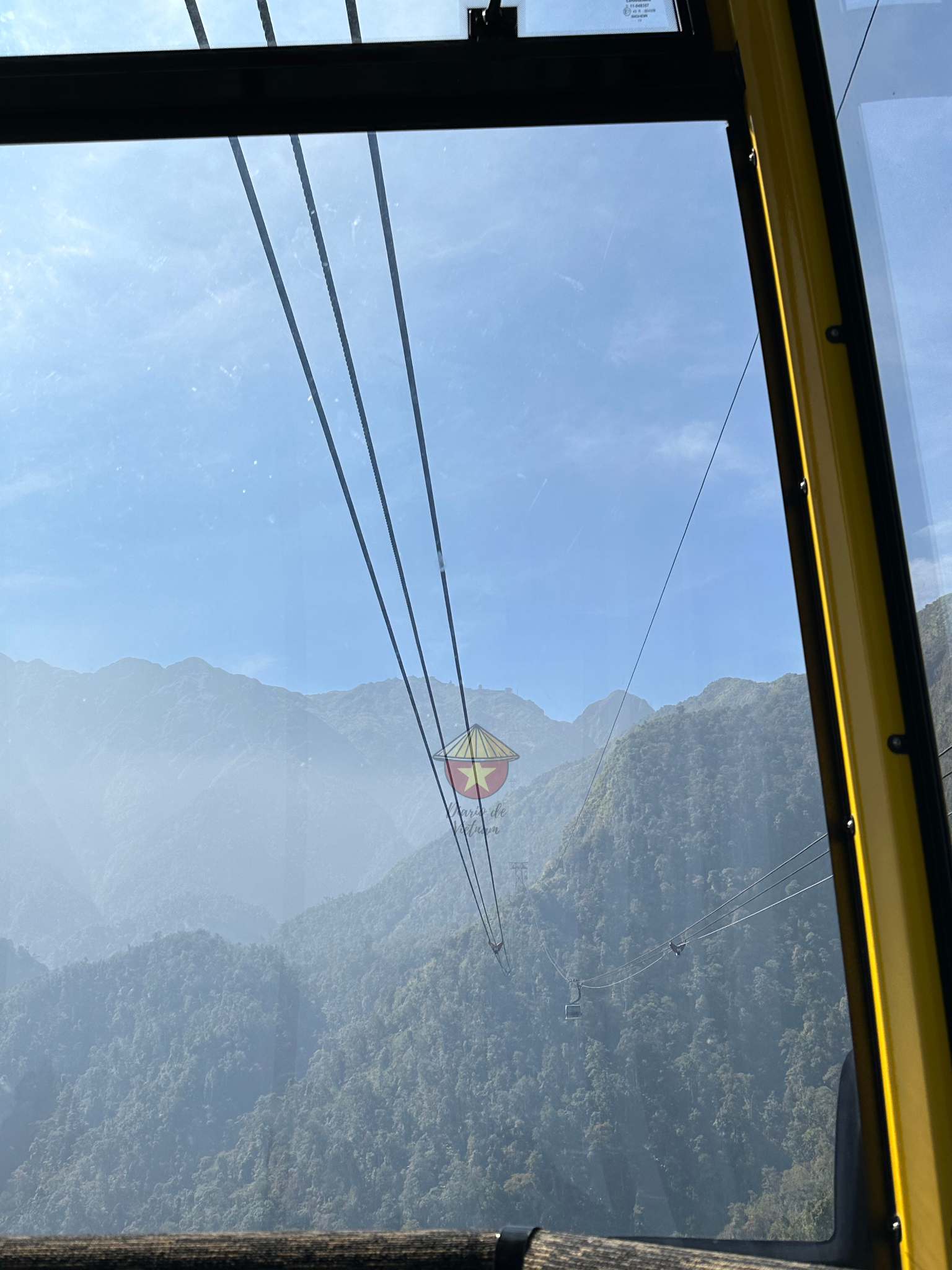 Teleférico de Fansipan En plena subida a Fansipan