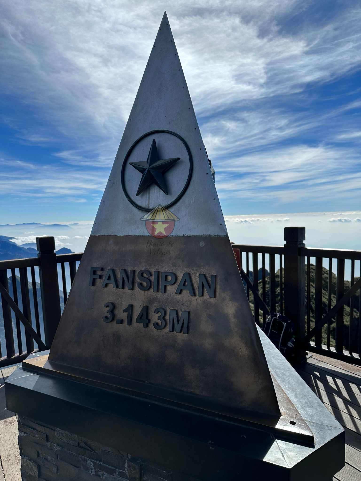 Monolito de Fansipan Altura mas alta de Vietnam (3.143 metros)