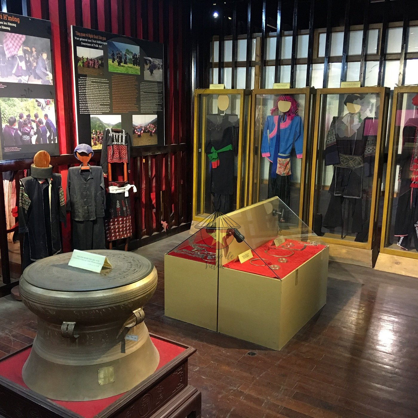 Museo de Etnias trajes de diferentes etnias de la zona