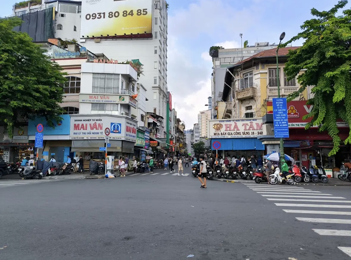 Mejores casas de cambio en Ho Chi Minh: Ha Tam y Mai Van Joyerías Ha Tam y Mai Van cerca del mercado Ben Thanh en Ho Chi Minh