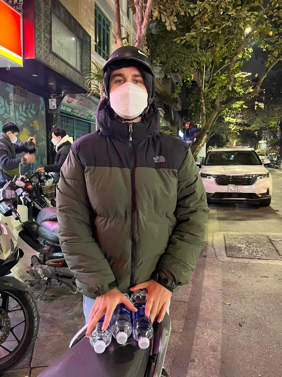 Jon pasando frio Preparado con chamarra pasando frio para montarme en la moto