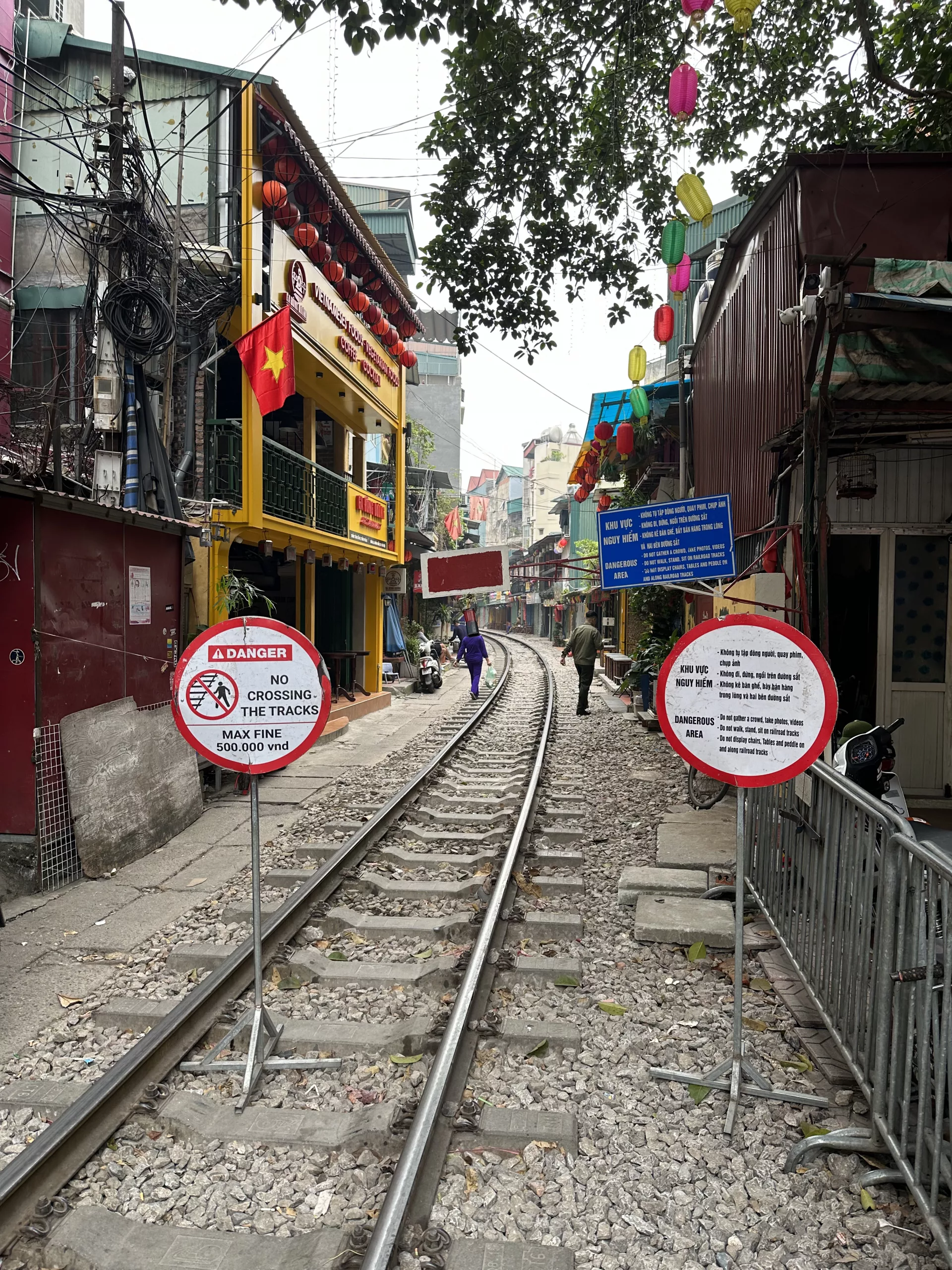 Restricción de paso a la calle para garantizar la seguridad