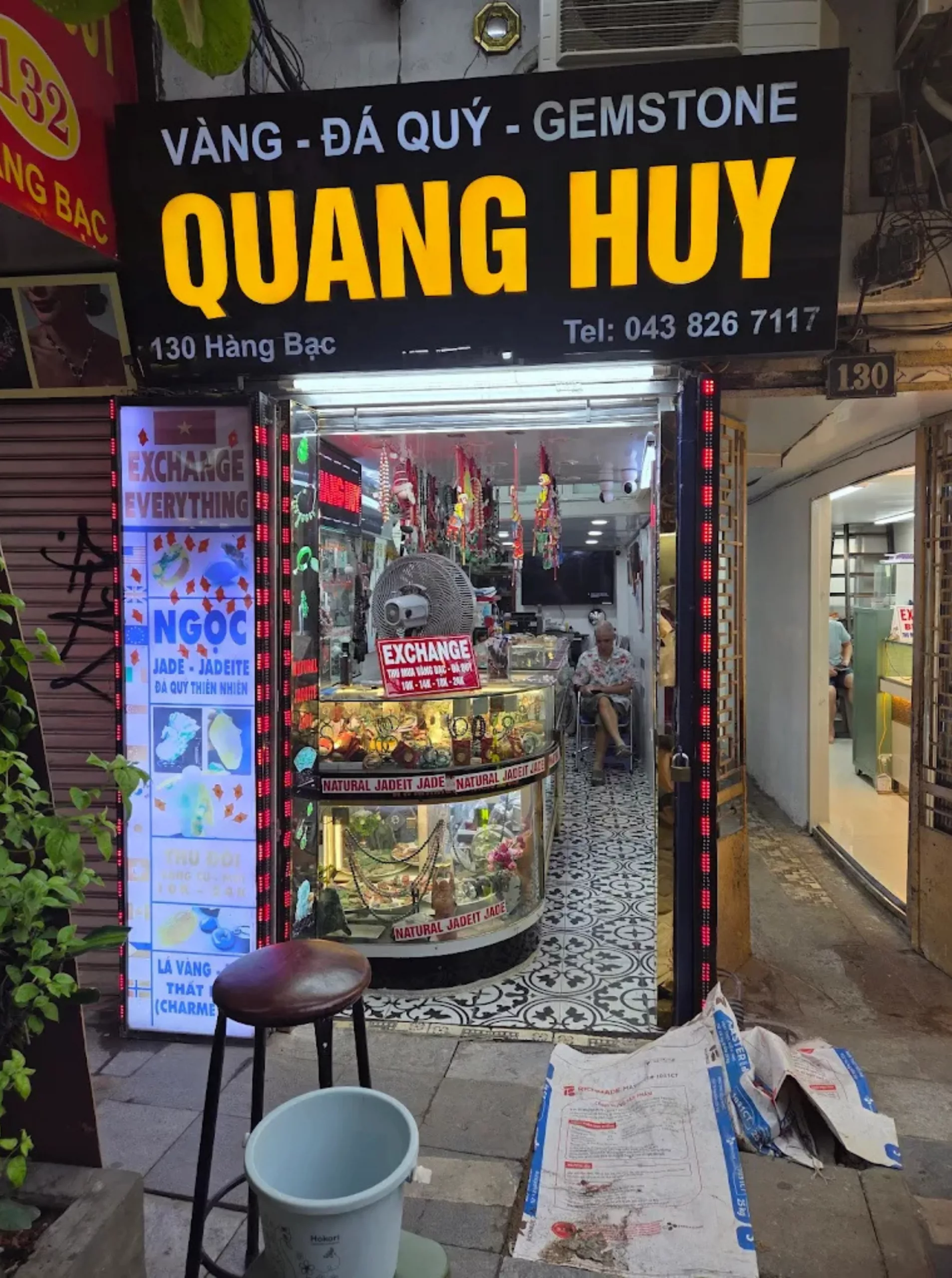 Joyeria-Quang-Huy-scaled.webp Quang Huy Shop