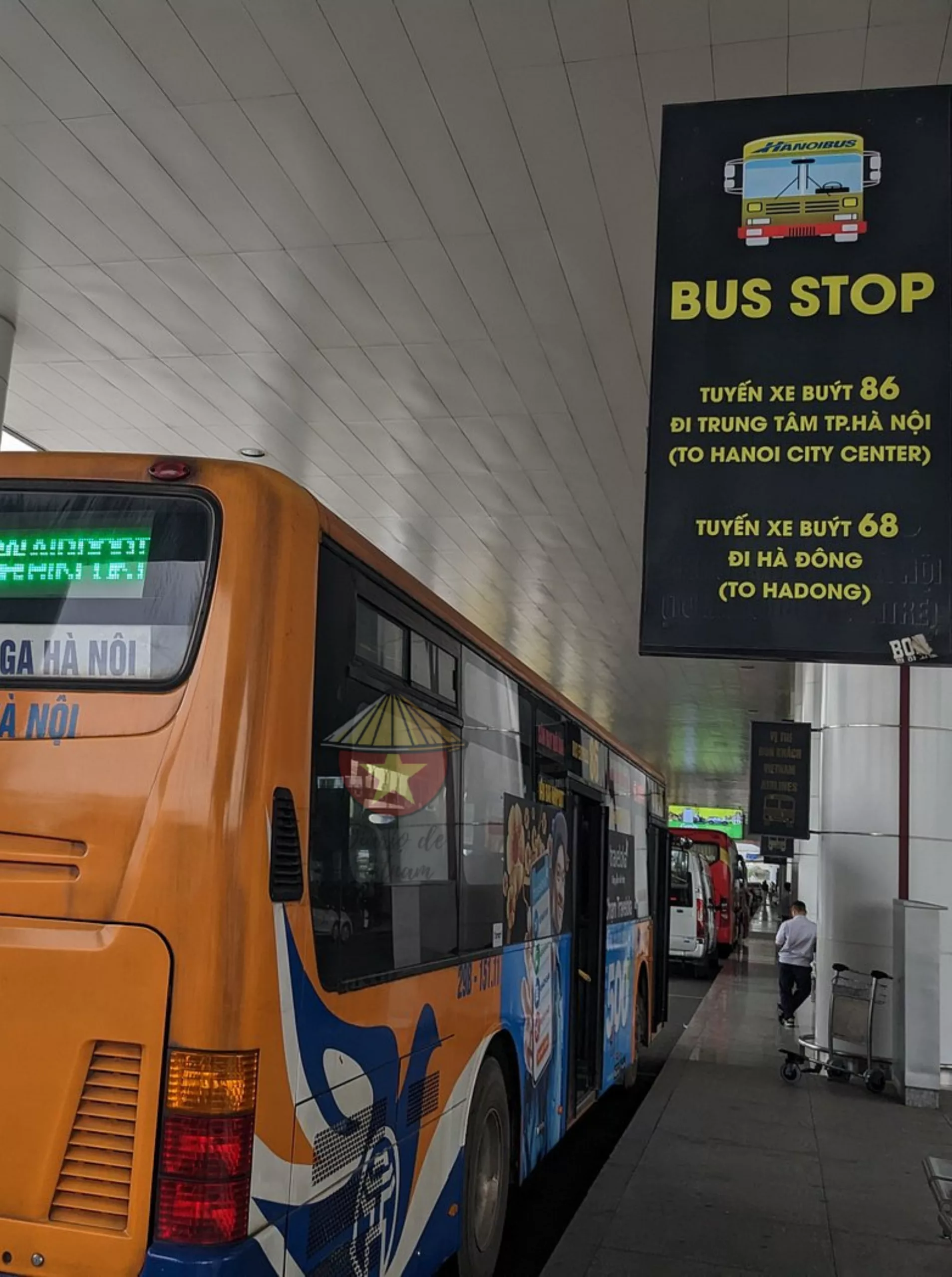 Parada en el Aeropuerto de Noi Bai (Hanoi)