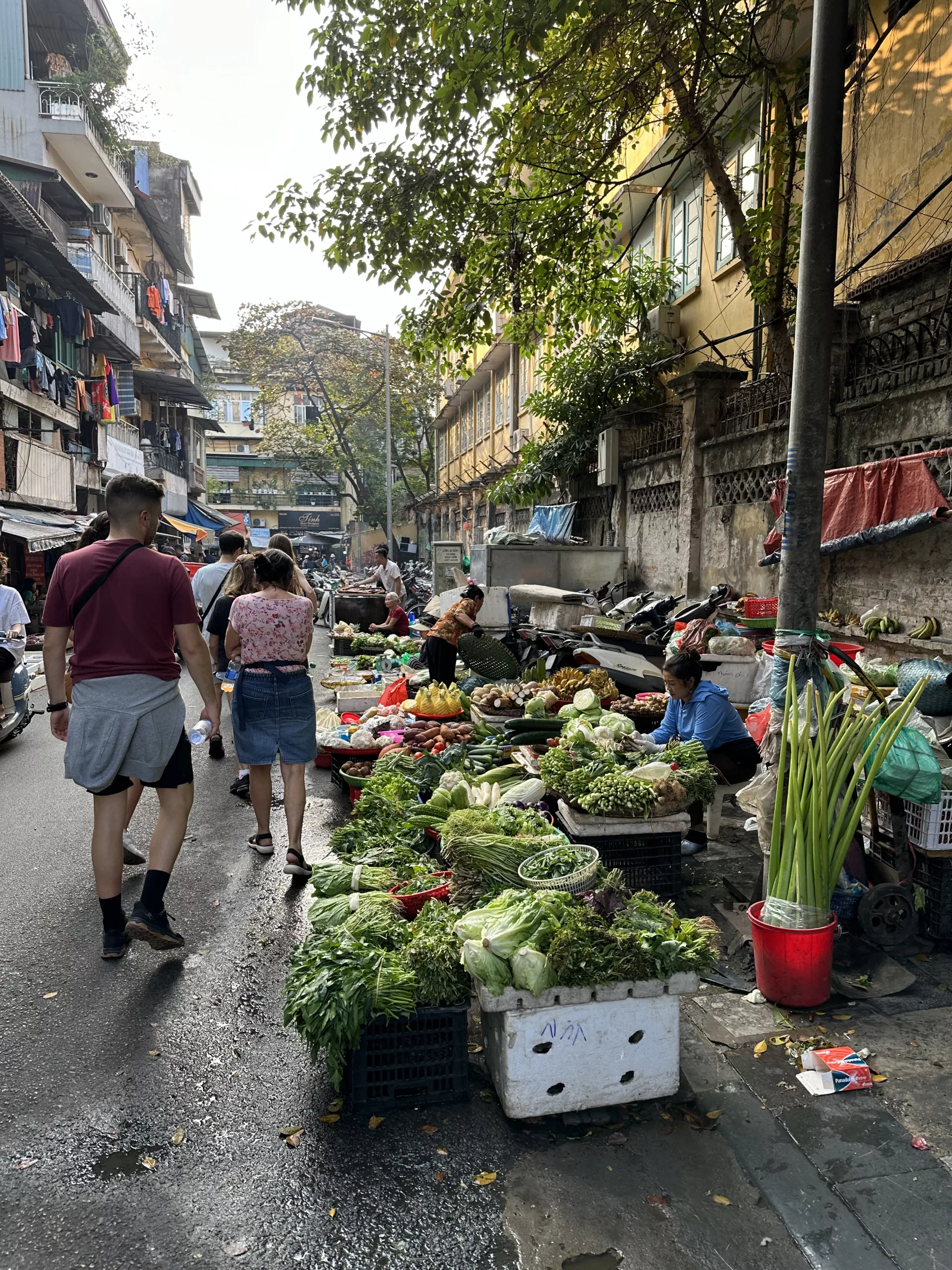 Parte trasera del Mercado Dong Xuan